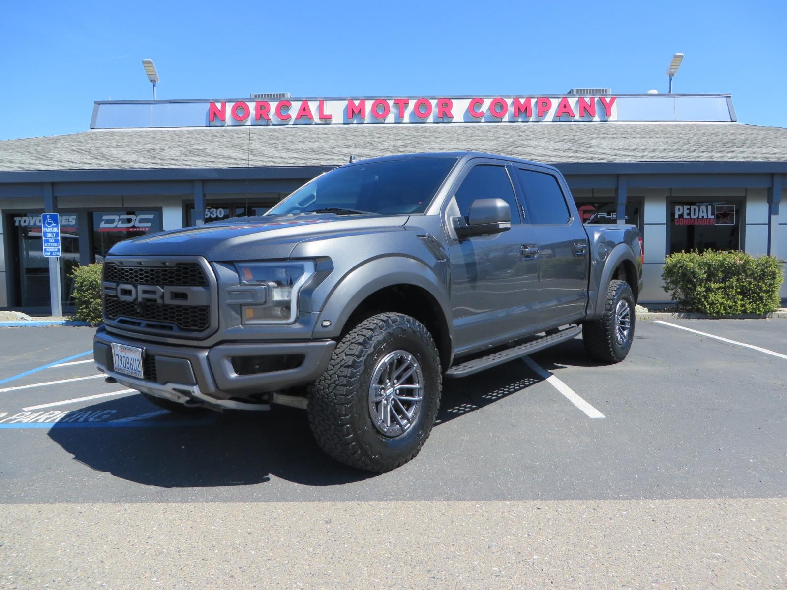 2019 CHARCOAL /BLACK Ford F-150 F-150 Raptor (1FTFW1RG6KF) with an 3.5L V6 ECOBOOST engine, automatic transmission, located at 2630 Grass Valley Highway, Auburn, CA, 95603, (530) 508-5100, 38.937893, -121.095482 - Photo #0
